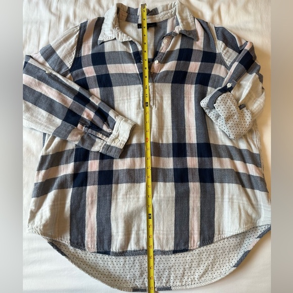 Large Plaid 3/4 sleeve Quarter button up oversized long sleeve - Picture 6 of 10